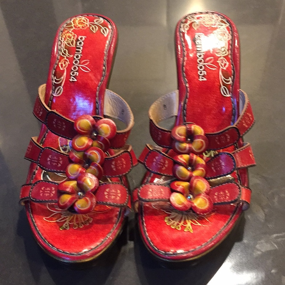Bamboo54 wedge Sandals.